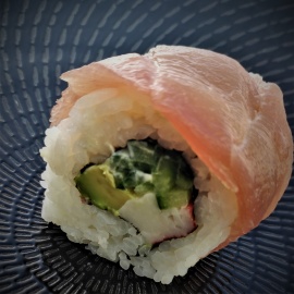 uramaki california z tuńczykiem